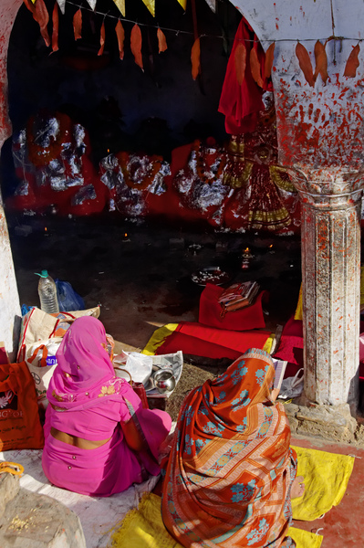 Hindi Shrine